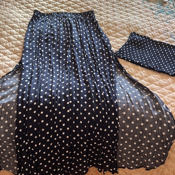 2 piece skirt n bandeau top. L/Xl.  Swim cover up or cute casual outfit. - Picture 2 of 3